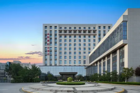 Fortune Sunshine Hotel Отели рядом с достопримечательностью «Maijishan Cave-Temple Complex»