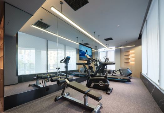 아투어 호텔의 현대적인 로비 전경