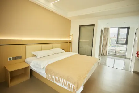 Shidian Jiu Yi Courtyard Hot Springs Chinese Inn