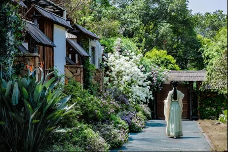 Nanlu Forest Resort Hotel (Chongqing Nanshan Scenic Area Branch) Отели рядом с достопримечательностью «Nanshan Botanical Garden»