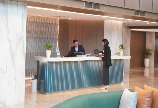 그랜드 아나라 에어포트 호텔 로비