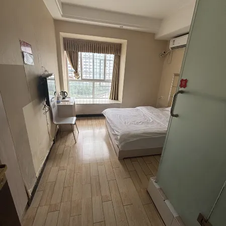 Tongjiang Hongxu Hotel