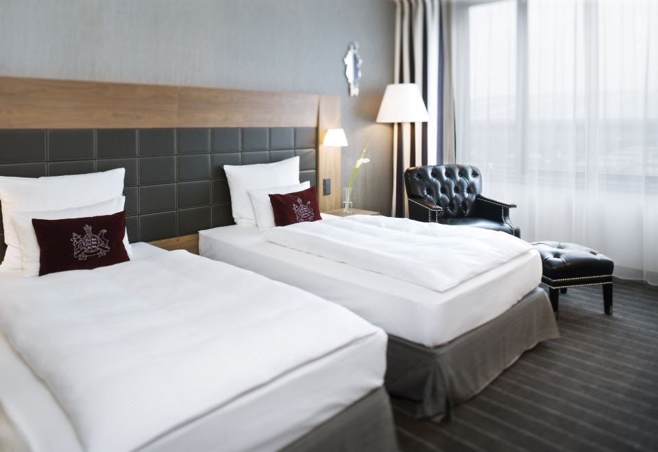 M?venpick Hotel Stuttgart Airport Over view