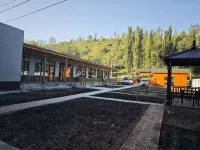 Kuerdening CloudEdge Stay · Qiyue Homestay (Cloudside Retreat at Kuerdening) Hotel in zona Kurdning·Bai Rui Camp