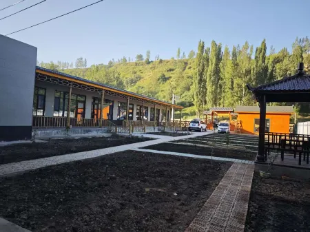 Kuerdening CloudEdge Stay · Qiyue Homestay (Cloudside Retreat at Kuerdening) Отели рядом с достопримечательностью «Kurding Tourism and Cultural Museum»