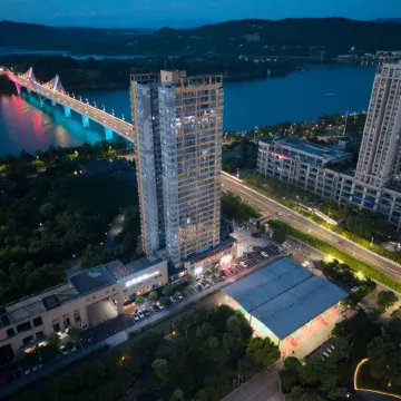 Huanxi Antique Art Hotel (Chongqing HechuanDistrict Government Store) Отели рядом с достопримечательностью «Готовная станция для пассажиров в Хичуане»