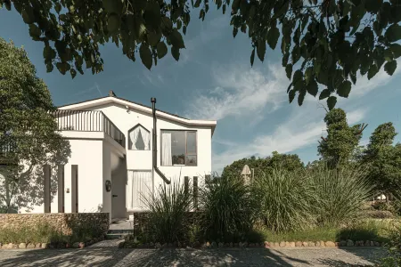 Hangzhou Thatched Garden. Dongguan Boutique Отели рядом с достопримечательностью «Shangougou Scenic Resort»