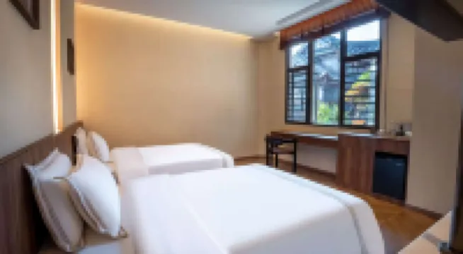Zhijin Bina Hotel (Gucheng Pingyuan Ancient Town)