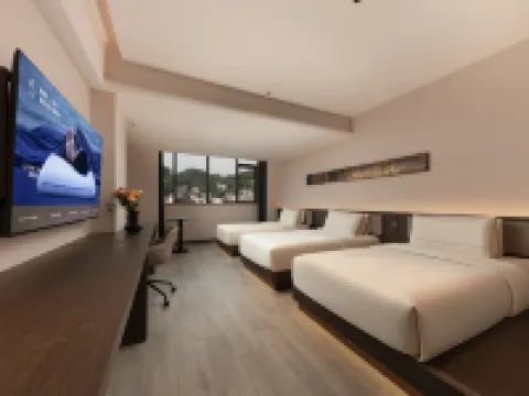 Atour Hotel Hongqiao Fenghuang Ancient City Hotels in Fenghuang