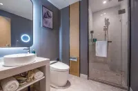 Magnotel Hotel (Deli Commercial Center Branch, Hejian Yinghua School) - parking