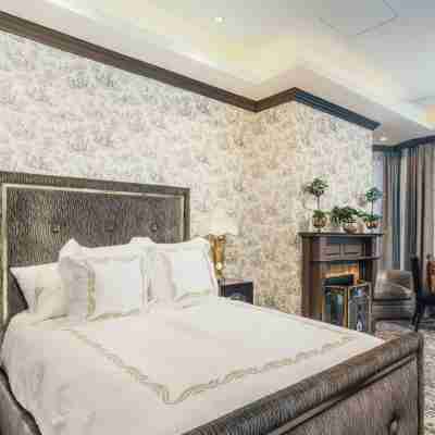 Sutter Mansion Rooms