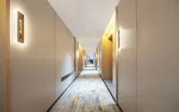 Yanting Yuefeng Zhixuan Hotel