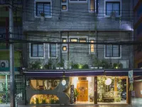 Jasaen Hotel Các khách sạn gần Bến tàu Sathon