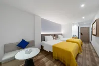 麗呈熹玥·柏斯頓飯店（廣州富力海珠城江南西地鐵站店） 寶崗體育場附近的飯店