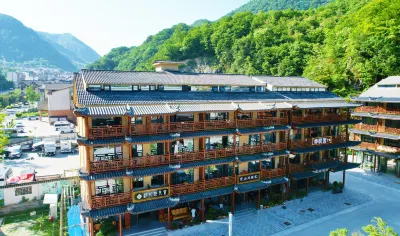 Shennongjia Mountain Foreign Guest Bed and Breakfast (Dajiu Lake Pingqian Ancient Town Branch) Hotels near Pingqian Ancient Town