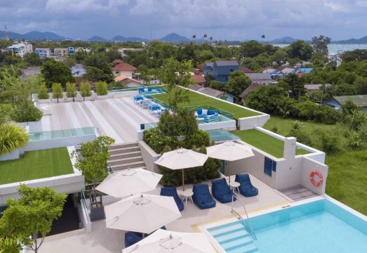 푸켓 찰롱 마리나 베이 뷰