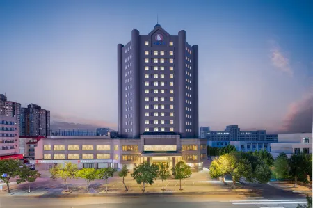 Dynamic Hotel Отели рядом с достопримечательностью «Академия Инженерных Инженерных Институт»