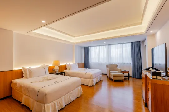 ดีลักซ์ ทวิน