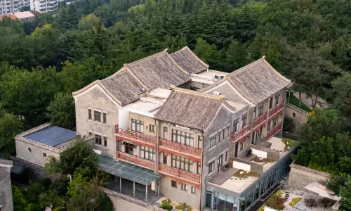 Floral Hotel·Luxury Yunben Hotel (Weihai Huancuilou Shop)