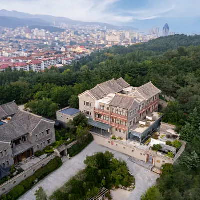 Floral Hotel·Luxury Yunben Hotel (Weihai Huancuilou Shop) Hotels near Huancuilou Park