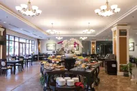 Swiss-Belresort Tuyen Lam - breakfast