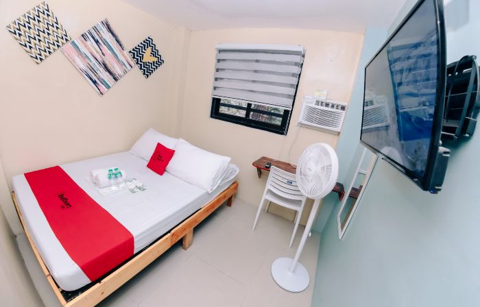 RedDoorz near Mariners Legazpi