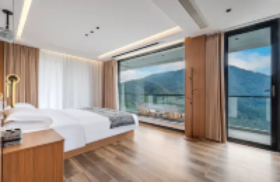 微泮·雲棲竹海溫湯泳池觀景輕奢度假美宿（安吉藏龍百瀑店） 鄰近藏龍百瀑漂流的酒店