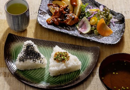 2. 호텔 윙 인터내..