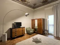 Hotel la Scala Отели рядом с достопримечательностью «Капелла Бранкаччи»