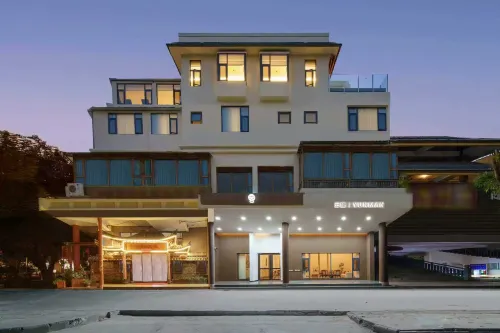 雲漫ホテル（新平イ族タイ族自治県戛灑花街）