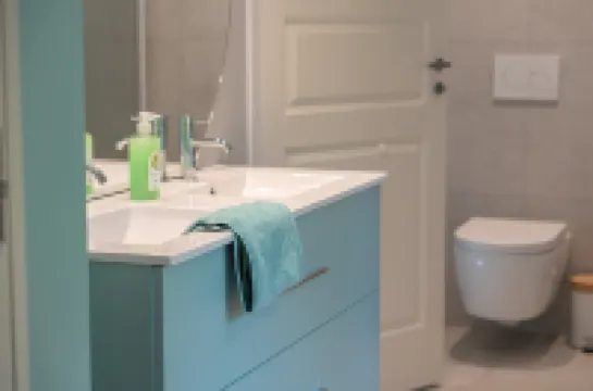 Large modern house, perfect for northern lights hunting.