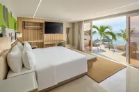 LIME Resort Bohol, a member of Radisson Individuals Premier - Parkplatz