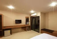 The Plubpla Serviced Apartment