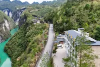 Hefeng Tujia Yinzhu Village