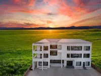 Huishanli · Natural Luxury · Grassland Design Guesthouse (Datanzhen) فنادق في فنغ نينغ
