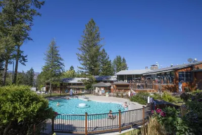 Fairmont Hot Springs Resort Hotel a 