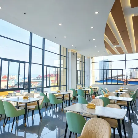 Ruili Holiday Inn Apartment (Fortune Plaza)