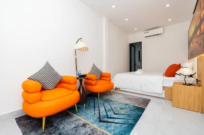 Aura Retreat Ha Noi Hotels near Gia Lam