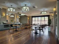 Livingston Hotel - breakfast