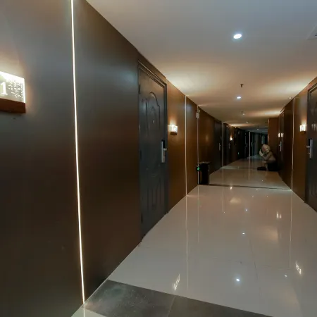 Zhenjiang Kaitai Hotel (Zhenjiang Railway Station Wanda Plaza)