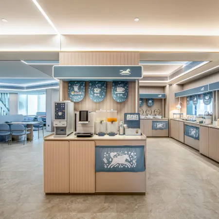 HanTing Zhengzhou Longzihu Hotel Отели рядом с достопримечательностью «Школа Чуньхуа, Новый район, Цуэндун»
