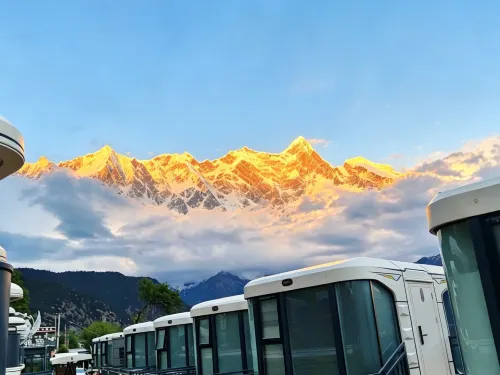 Sansheng Sanshi Capsule Hotel Mingyuan (Suosong Village)
