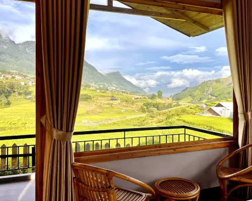 S Plus Bungalow Hotels in Ta Van