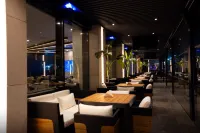 The V Hotel - breakfast