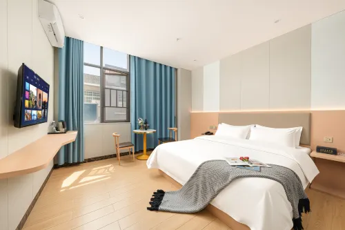 Yijiu Business Hotel (Liuyang Economic Development Zone Lens Technology)