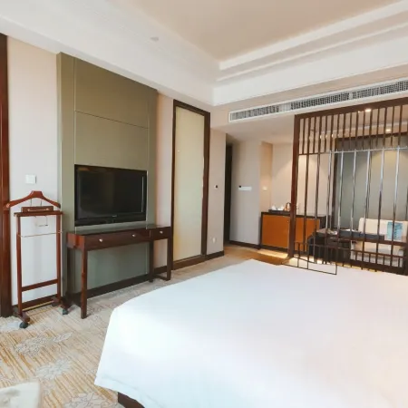 Zhongwei International Holiday Hotel