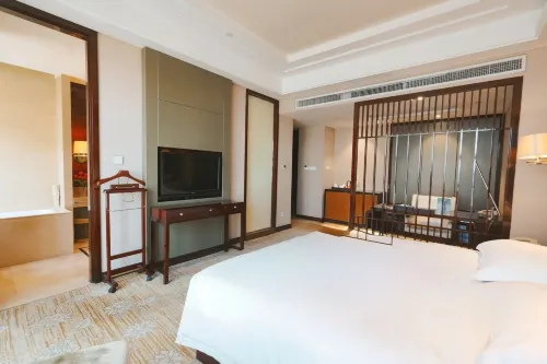 Zhongwei International Holiday Hotel