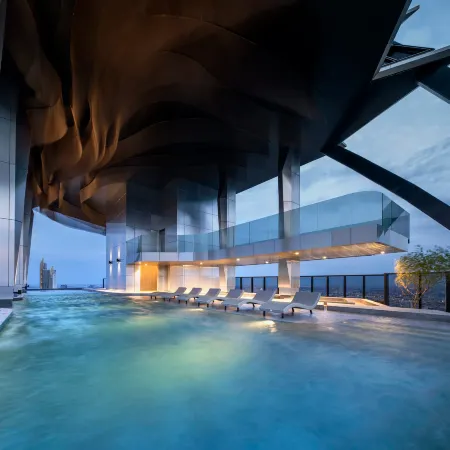 Luxury Duplex Near MRT & Banthat Thong | 30+ Day Stay