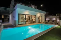 Modern Villa with Private Pool & Outdoor Dining - Vila