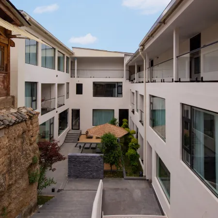 Chenqi Resort Homestay (Shangri-La Dukezong Ancient Town) Отели рядом с Аэропорт Дикинг